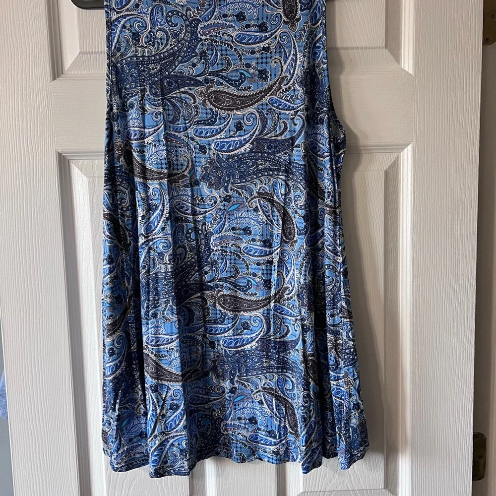 Blue Paisley Sleeveless Women's Top - Picture 2 of 5